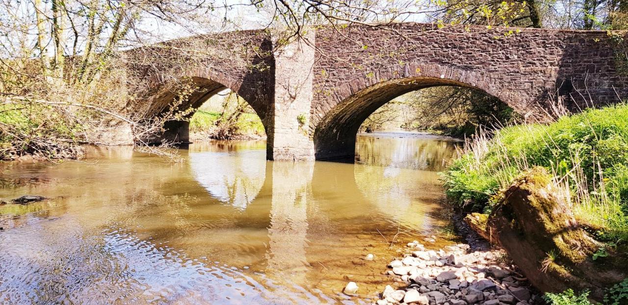 Kingsley Cottage - Beautiful Riverside Setting Beaworthy Exterior photo